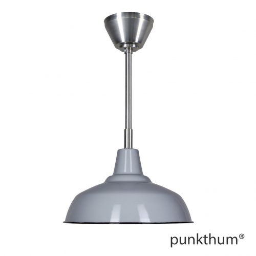 Graue Fabriklampe, Emaillelampe mit Stahlrohr-Aufhängung und Baldachin.
