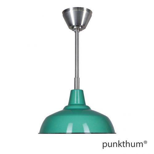 Grüne Fabriklampe, Emaillelampe mit Stahlrohr-Aufhängung und Baldachin.