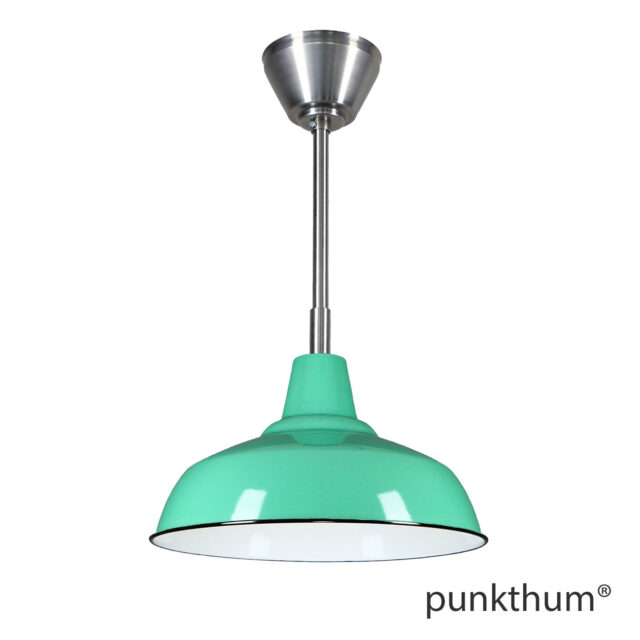 Grüne Fabriklampe, Emaillelampe mit Stahlrohr-Aufhängung und Baldachin.