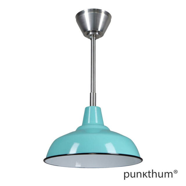 Fabriklampe, Emaillelampe in türkis, mit Stahlrohr-Aufhängung und Baldachin, Innenseite.