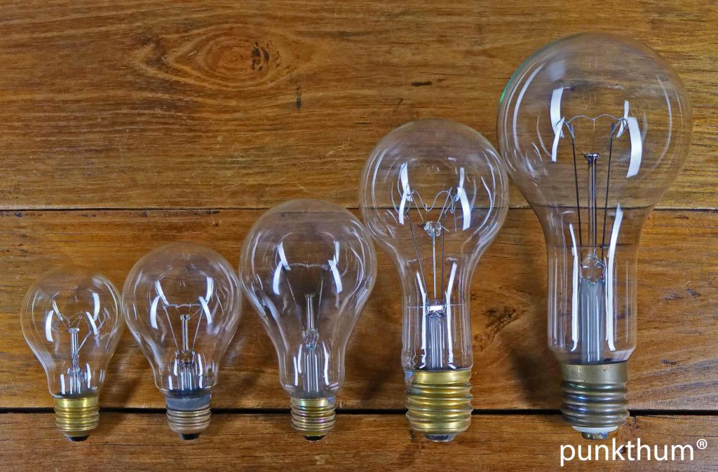 Alte Glühbirnen, mit E27 und E40 Gewinden. Leistung zwischen 60 und 300 Watt.